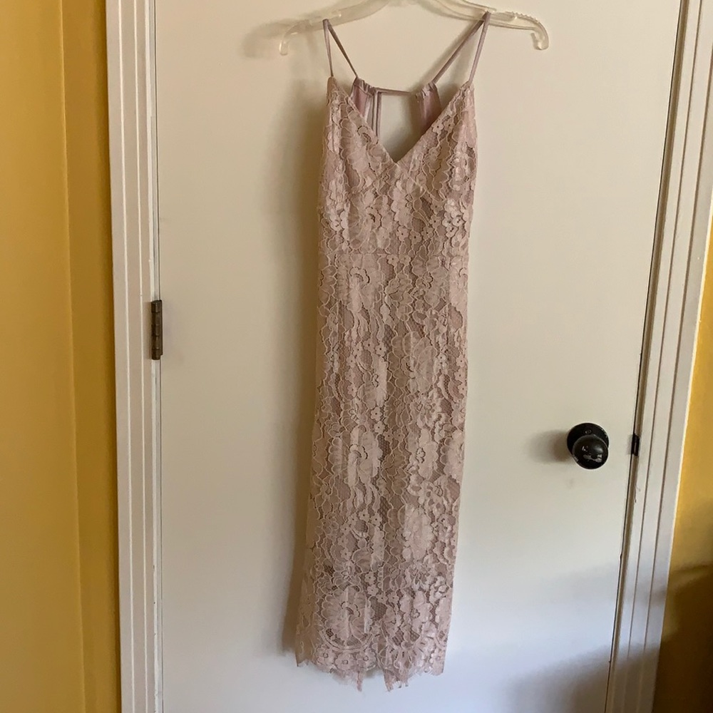 Lulus Lace sleeveless dress